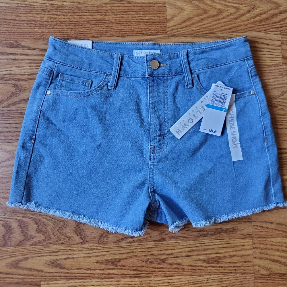 TINSELTOWN | High Rise Light Wash Raw Hem Shorts